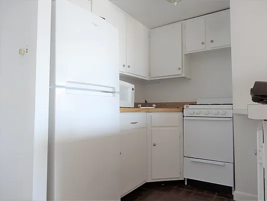 Rented by Green Home NY Realty LLC | media 17