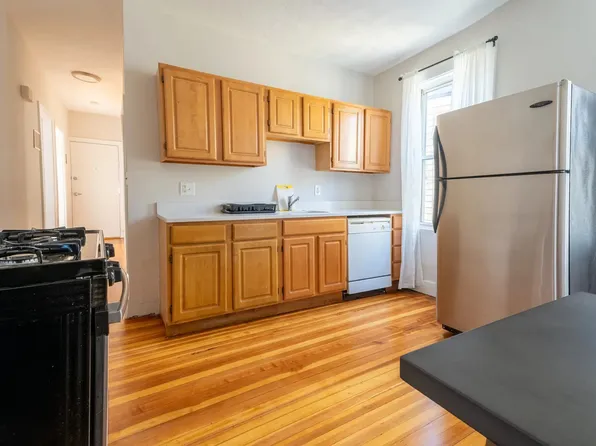 33 Edison Grn, Dorchester, MA