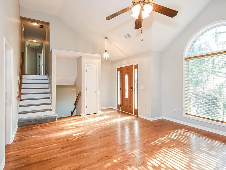 301 Saddle Wood Dr — Photo 6