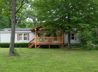 10658 Federal Rd, Howard City, MI 49329