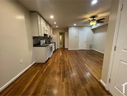 1913 Rosedale St NE #1 — Photo 4