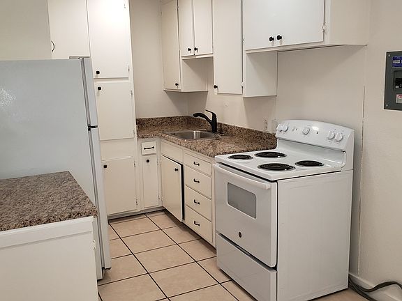 2nd image of 1096 Roewill Dr #4