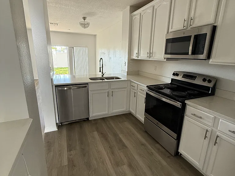 10836 Savannah Wood Dr #134 — Photo 2