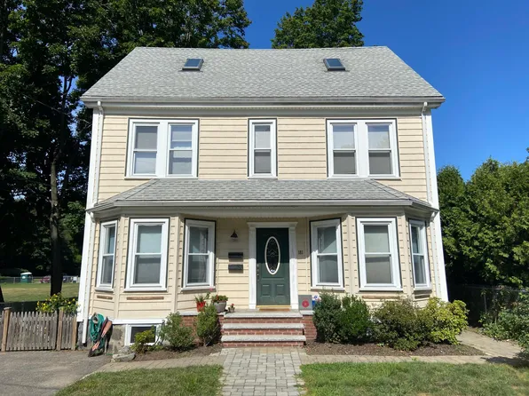 181 Churchills Ln #1, Milton, MA 02186