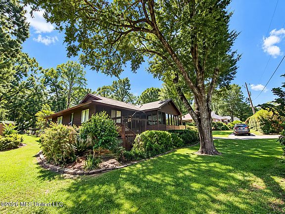 3rd image of 9936 Ana Hulu St
