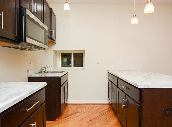 3rd image of 1447 W Cortez St