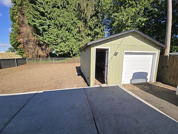 4th image of 3302 Yeoman Ave
