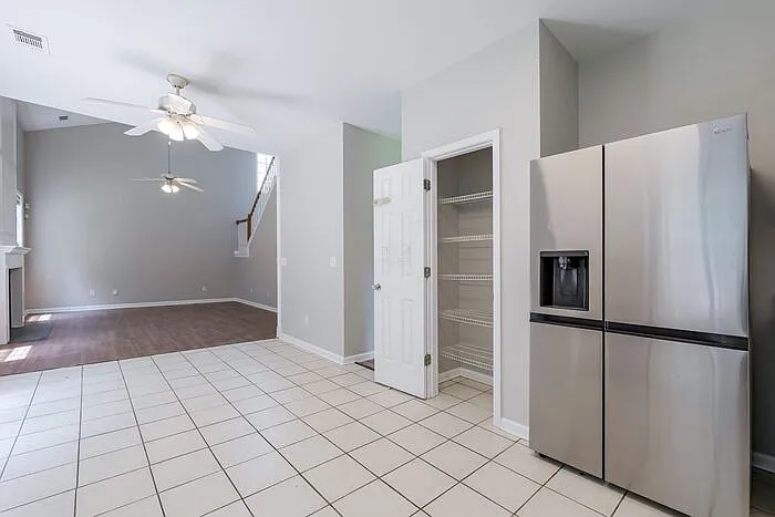 2148 Saint Albans Pl — Photo 14