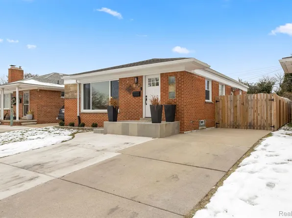3952 Dudley St, Dearborn Heights, MI 48125