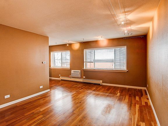 4th image of 1332 N Williams St APT 204