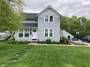 43 Madison St, Blue Point, NY 11715