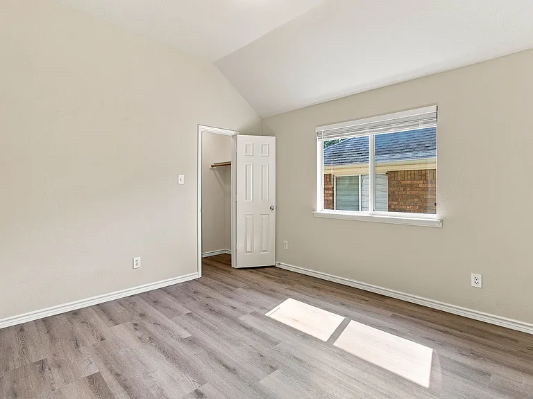 8009 Riverwalk Trl — Photo 11