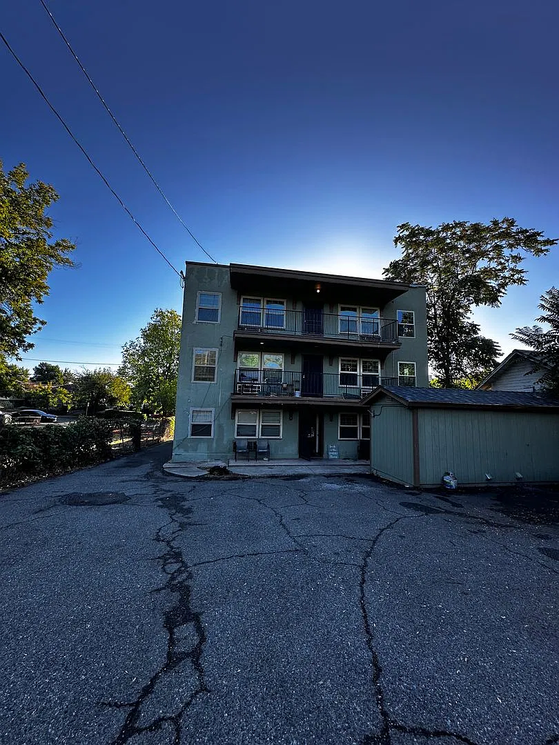 CHES1576 — Photo 3