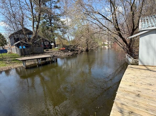 27 Waterbend Dr, Georgina, ON L4P 2S3