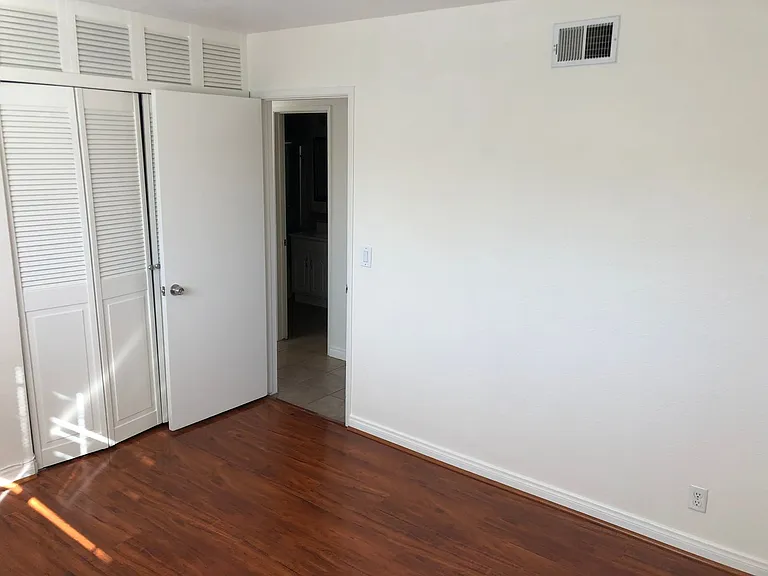 6542 Bishop Dr — Photo 7