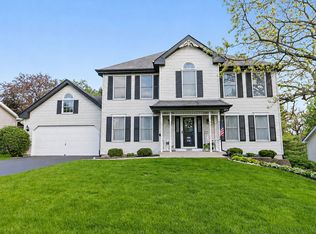 1045 Helen Dr, Algonquin, IL 60102