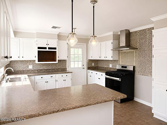 5th image of 1175 Lovell St