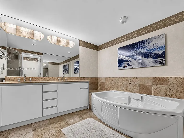 1455 Ocean Dr #704 — Photo 21