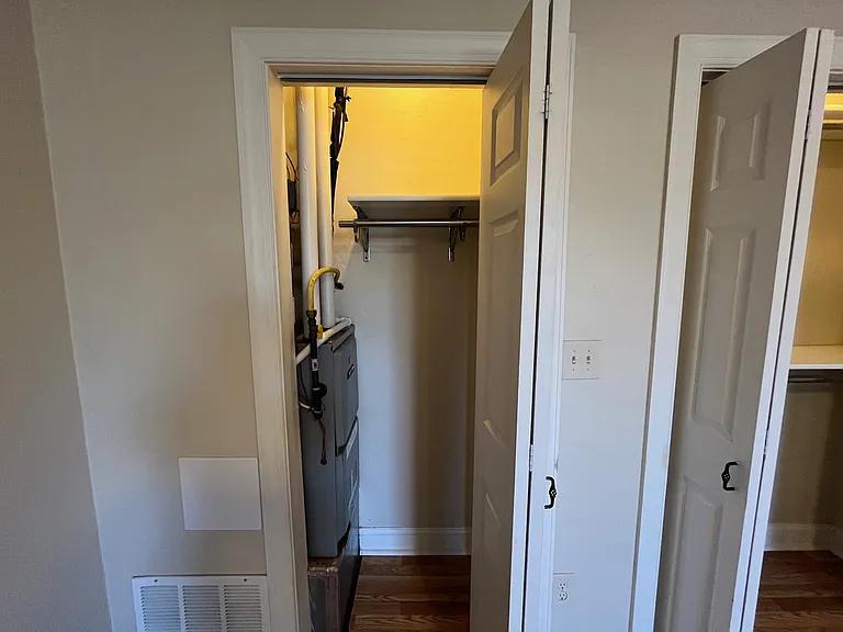 912 Portland St — Photo 17