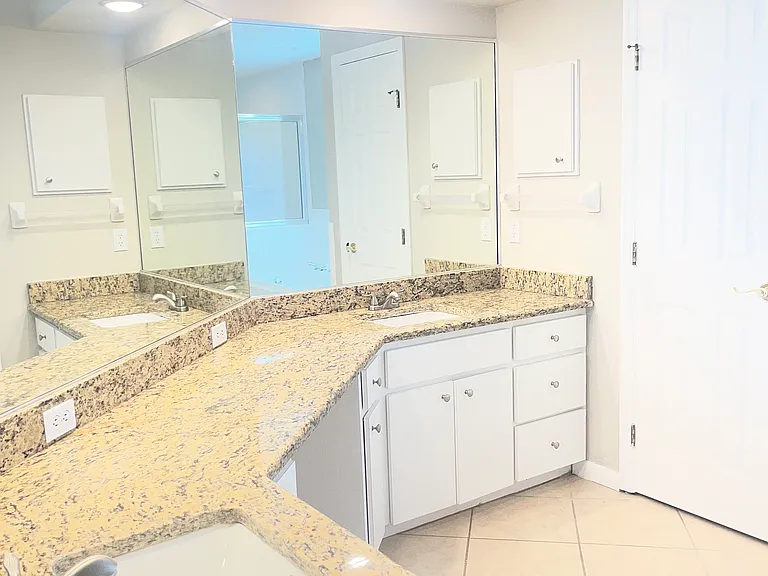 2052 Windwood Ln — Photo 32