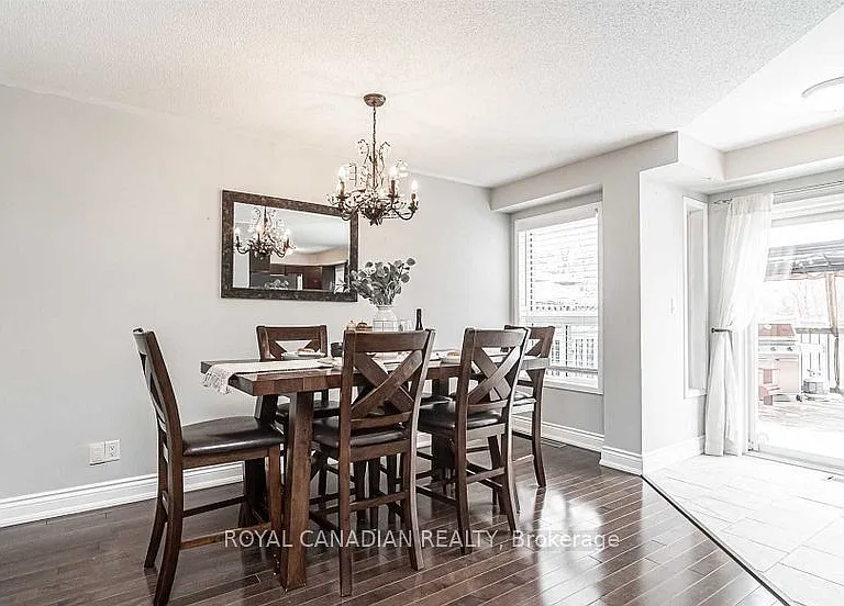 87 John Walter Cres — Photo 9