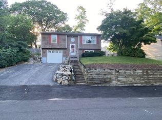 73 Levesque St, Warwick, RI 02886