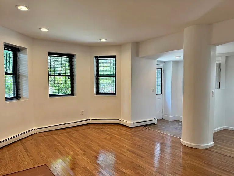 390 Riverway St #2 — Photo 3