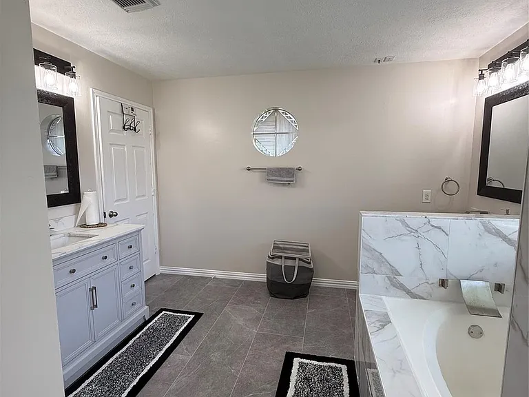 11807 McKinney Falls Ct — Photo 12