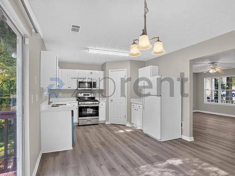 940 Melrose Park Pl — Photo 9