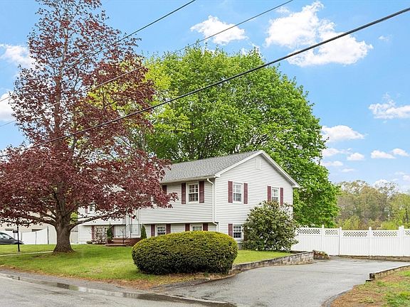 2nd image of 134 River Rd