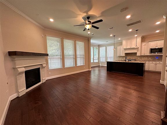 4th image of 11 Silver Rock Dr
