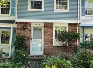 1616 Harvest Green Ct, Reston, VA 20194