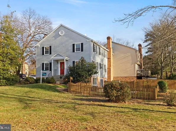 359 Linden Ct, Herndon, VA 20170