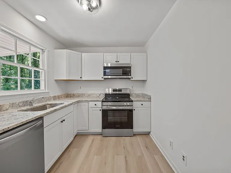 7444 Edenwood Ln — Photo 11
