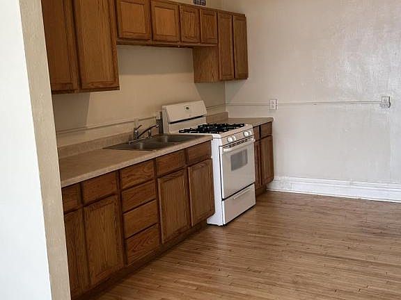 2nd image of 1016 Ogden Ave #2