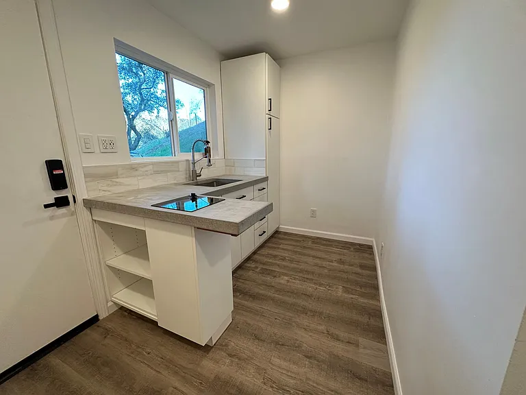 6321 Parkhill Rd #D — Photo 12