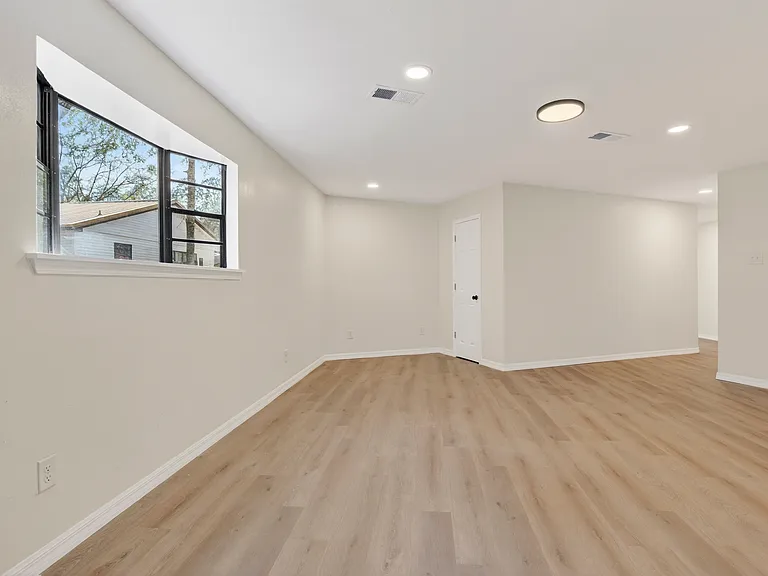 1644 Princess Helen Rd W — Photo 19