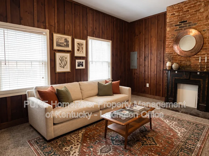 3 bed, 1.0 bath, 1160 sqft, $1,425 — Photo 2
