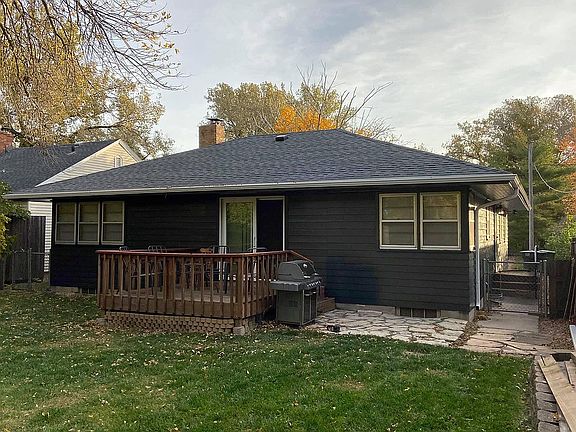 2nd image of 3257 Virginia St