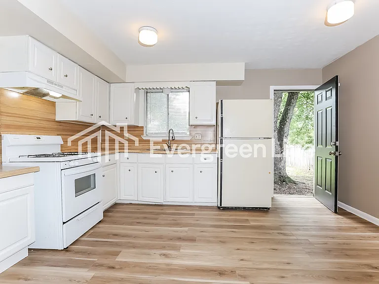 209 Stevenson St — Photo 8