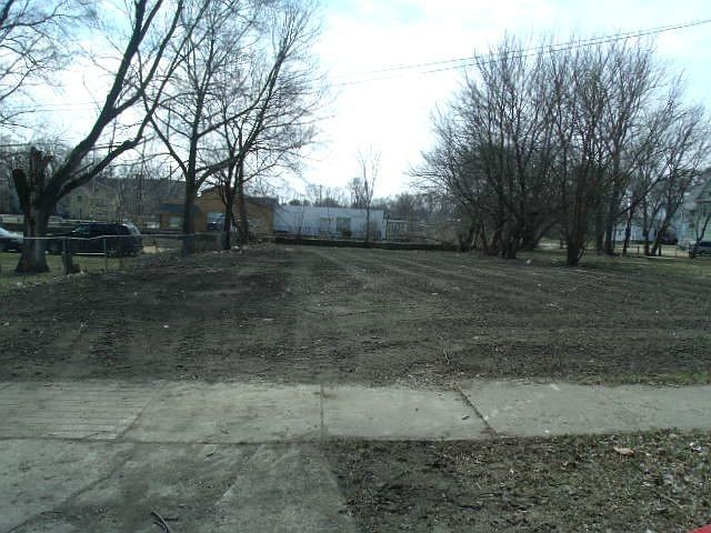 2nd image of 1233 6th Ave