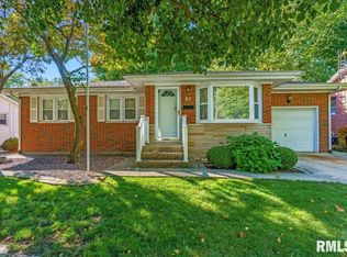 21 Friars Ln, Springfield, IL 62704