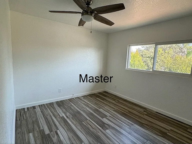 804 N Geneva St #B — Photo 12