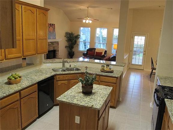 2nd image of 112 S Prize Oaks Dr