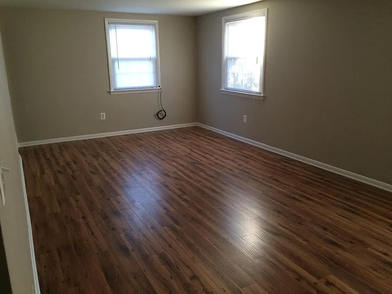 1103 Playford Ln — Photo 20