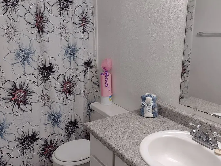 Mountain Lakes Apartments — Photo 18