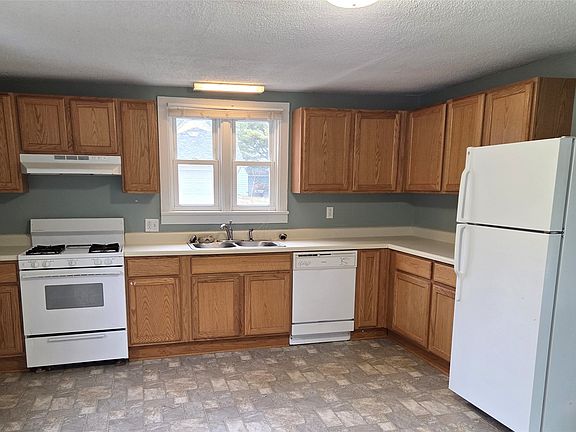3rd image of 305 N 4th St
