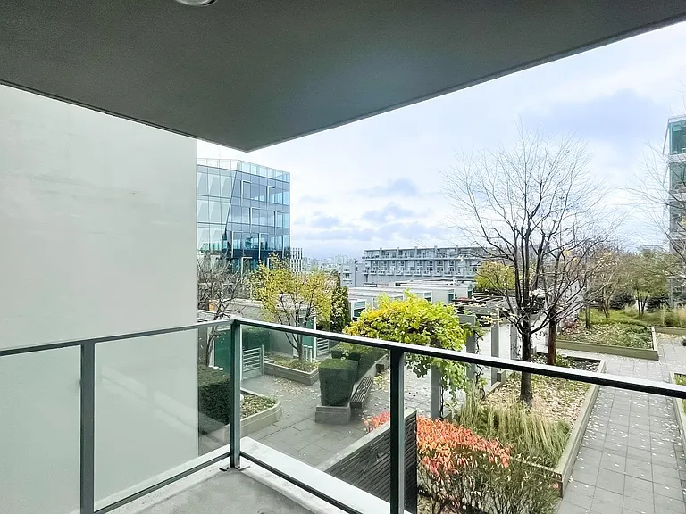 522 W 8th Ave #401 — Photo 7