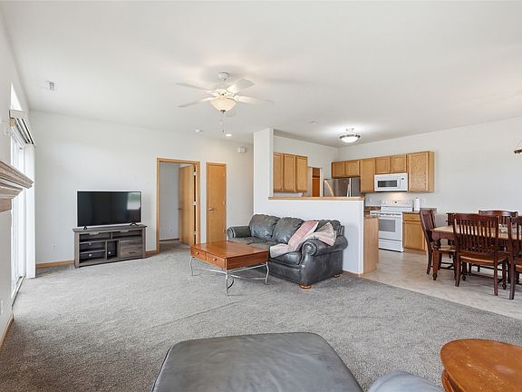 5th image of 1431 Tower Ln NE