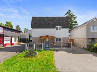 9 Highland Trl, Brampton, ON L6S 1P4